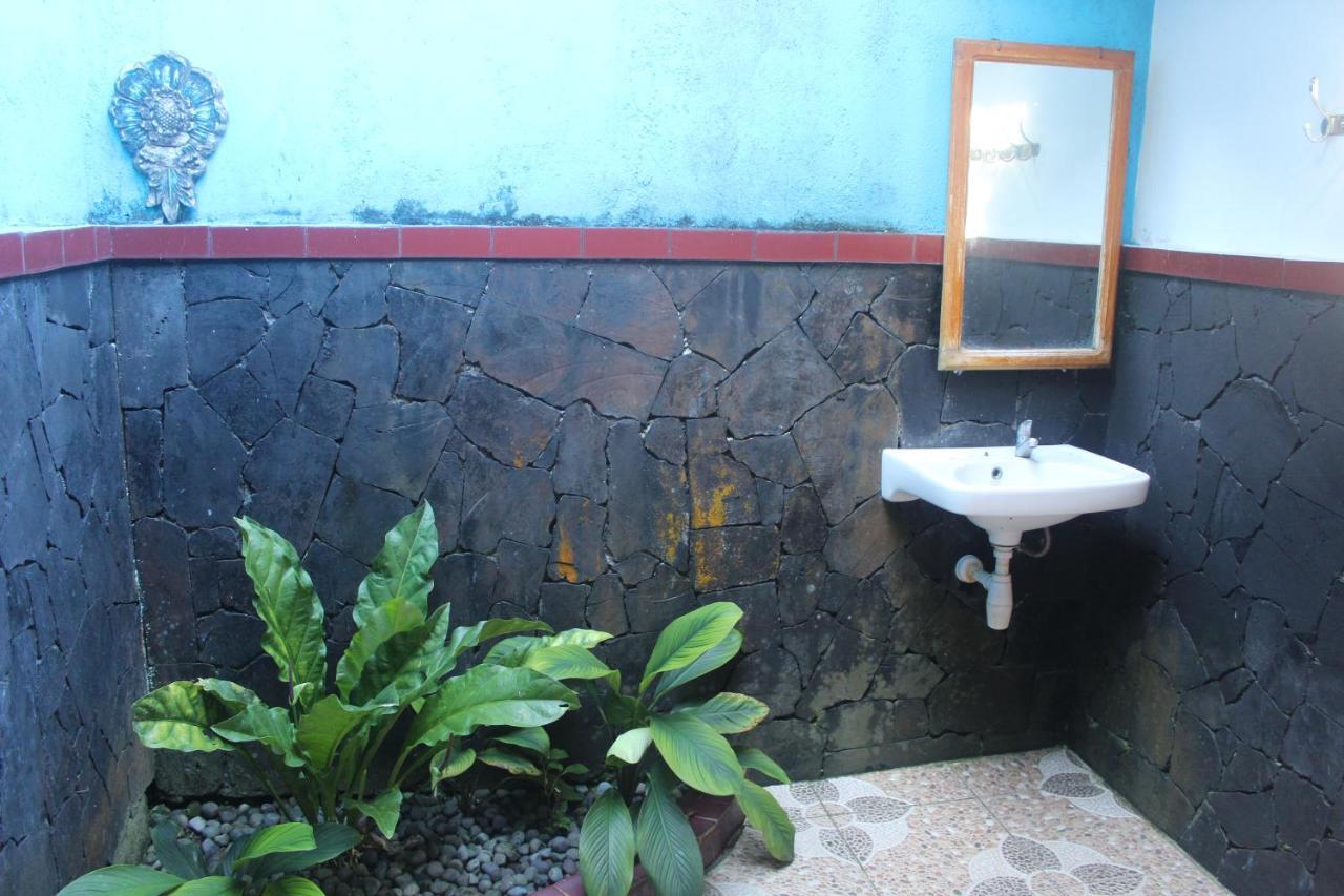 Pondok Lembah Dukuh Homestay 까랑아섬 외부 사진